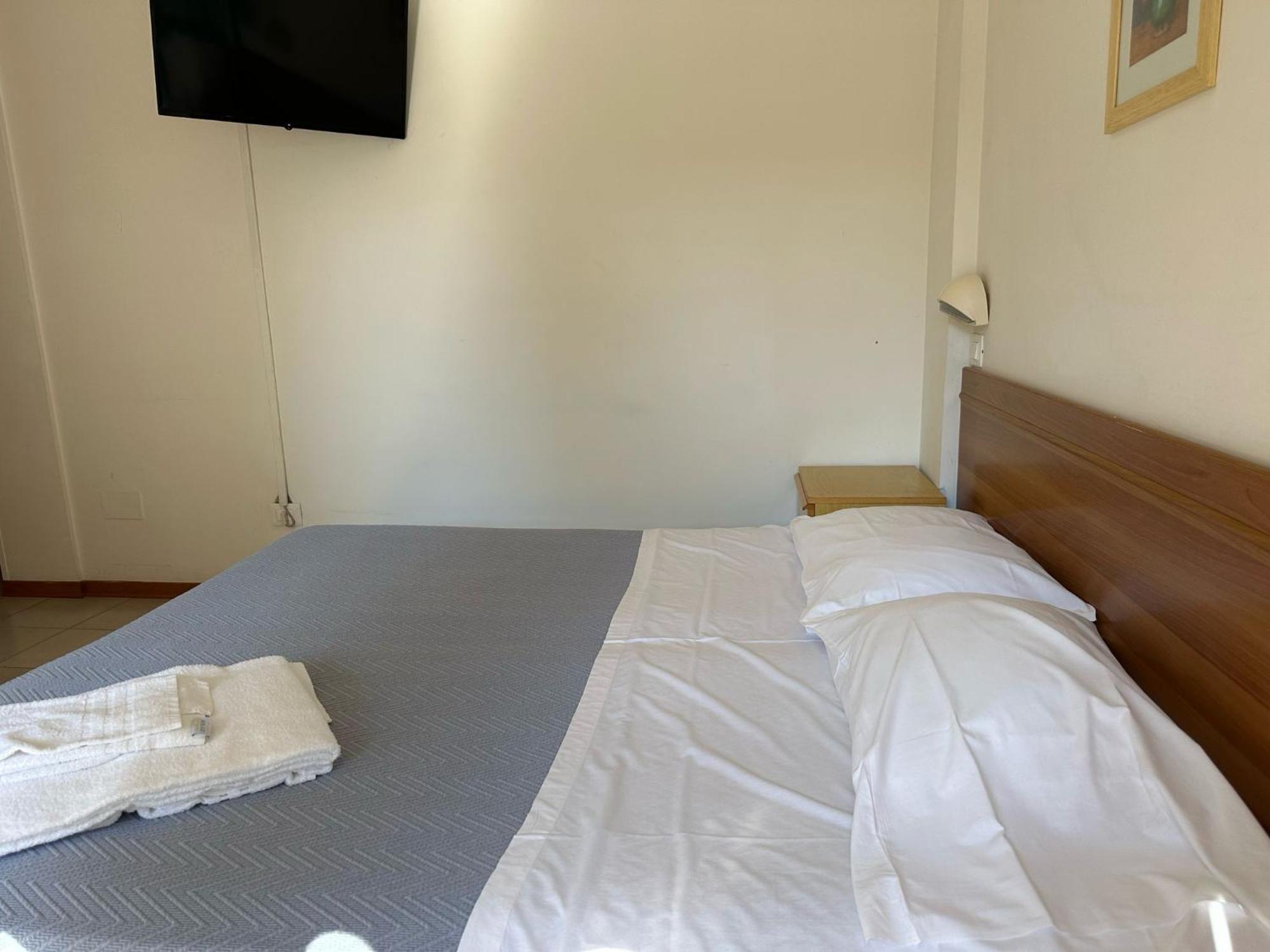 Hotel Venere Alba Adriatica Exterior foto